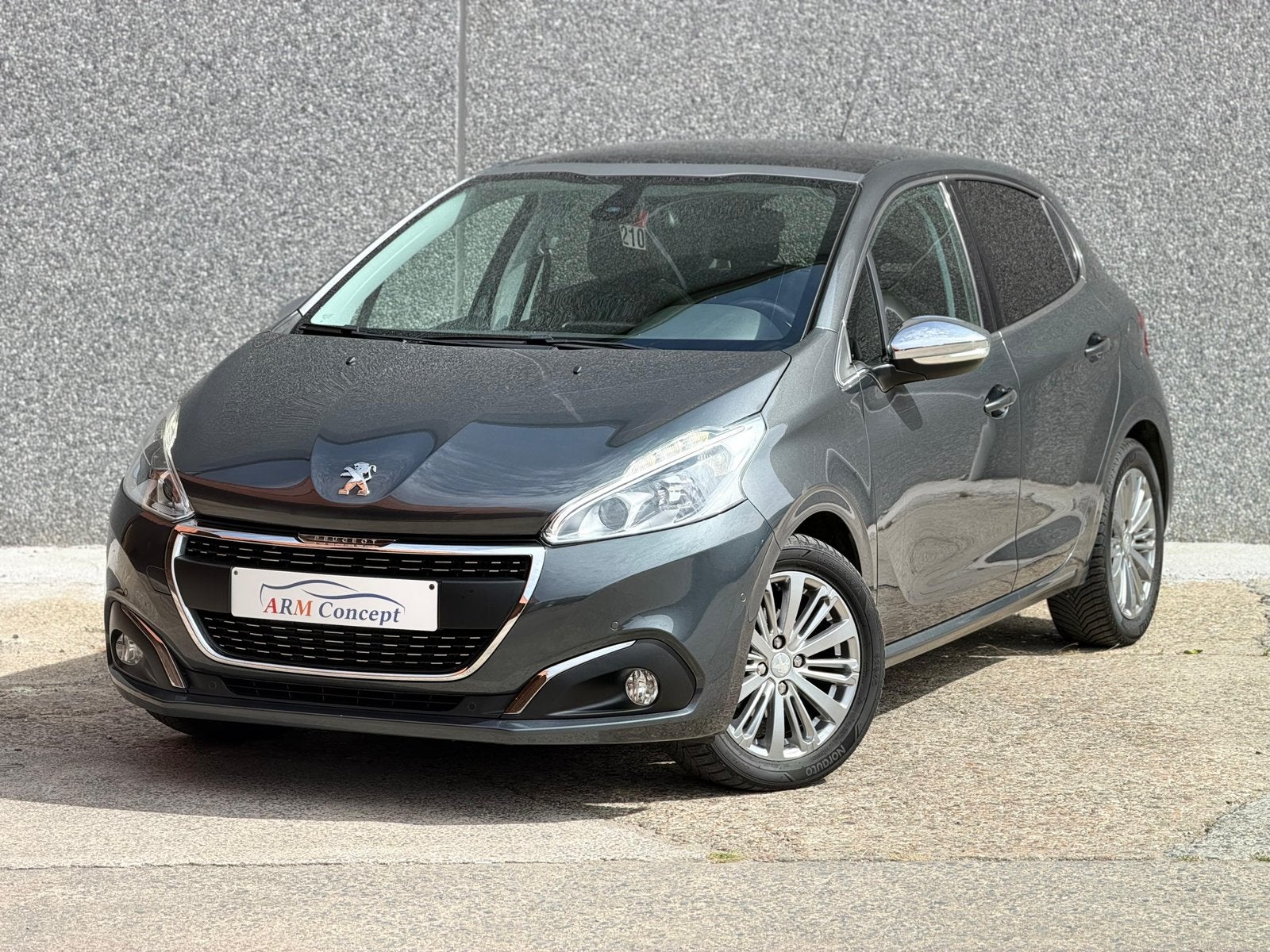 Peugeot 208 1.2 Essence AUTOMATIQUE Pano 74000km, Argent ou Gris, Achat, https://public.car-pass.be/vhr/2147299d-315a-457d-a2ad-a60539614bd4