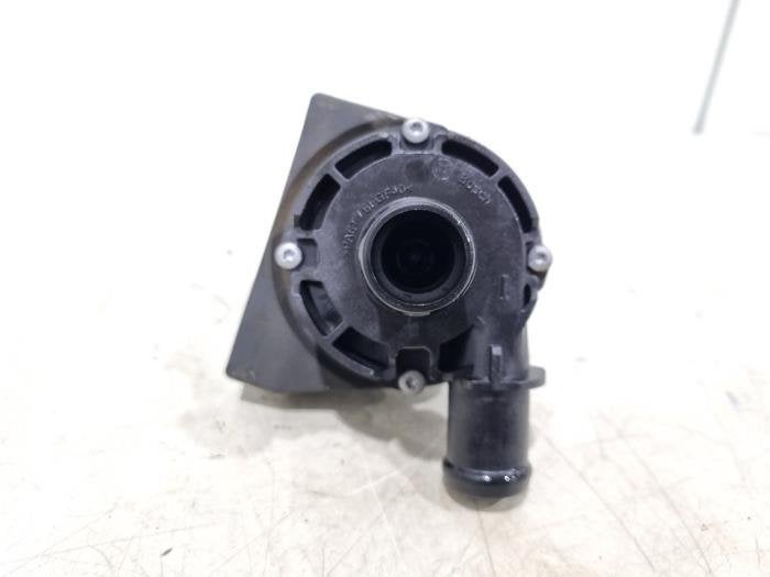Extra waterpomp van een Volkswagen Golf, Gebruikt, -, Volkswagen, -