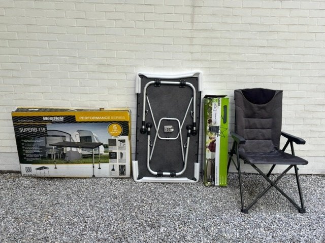 KAMPEERTAFEL + STOELEN, Ophalen, Zo goed als nieuw, Campingstoel
