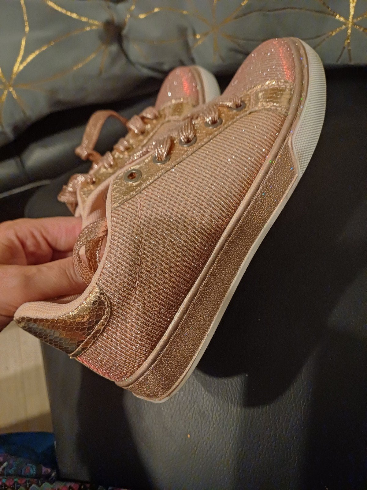 Sneakers brillantes Mt 35 en bon état, Enfants & Bébés, Neuf, Enlèvement ou Envoi, Emas, Chaussures