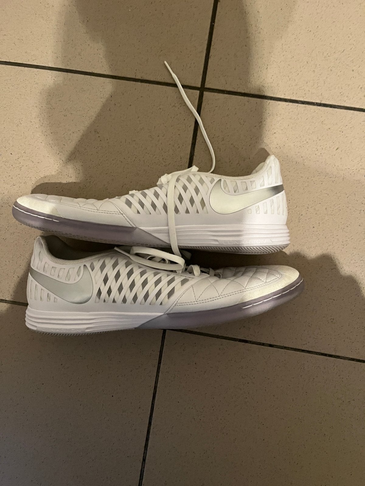 Nike, Enlèvement