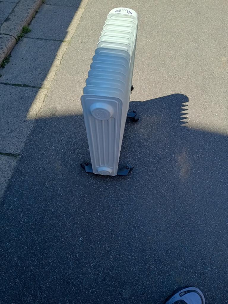 Radiateur sur roulettes, Bricolage & Construction, Chauffage & Radiateurs