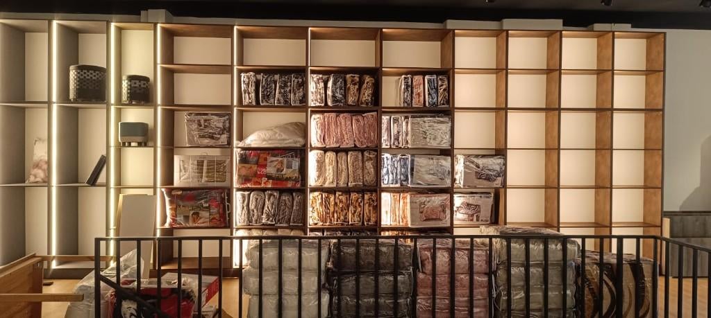 Meuble présentoir SHOWROOM sur mesure, Enlèvement