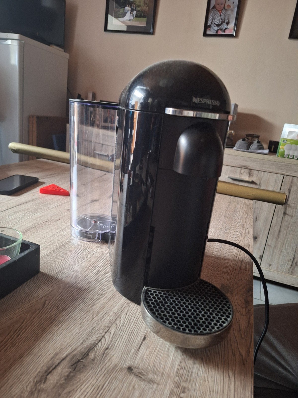 machine à café nespresso, Electroménager, Réservoir d'eau amovible, Dosettes et capsules de café, 1 tasse, Enlèvement