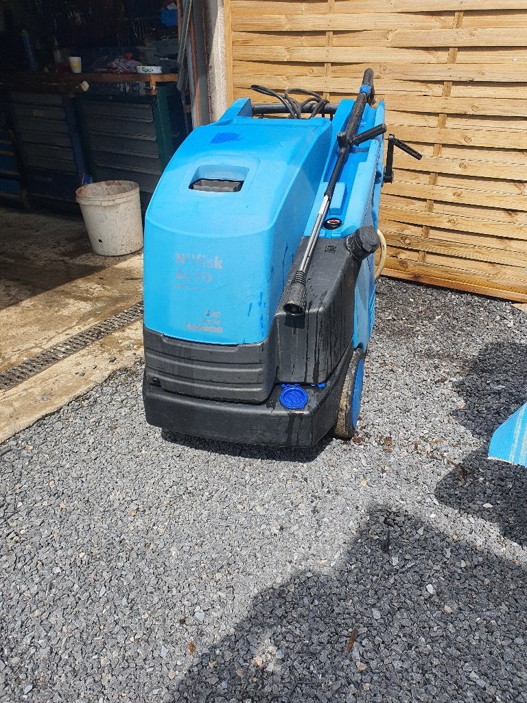 Nettoyeur haute pression à eau chaude Nilfisk max. 250 bar, Électrique, Avec arrêt et démarrage automatiques, Comme neuf, Enlèvement
