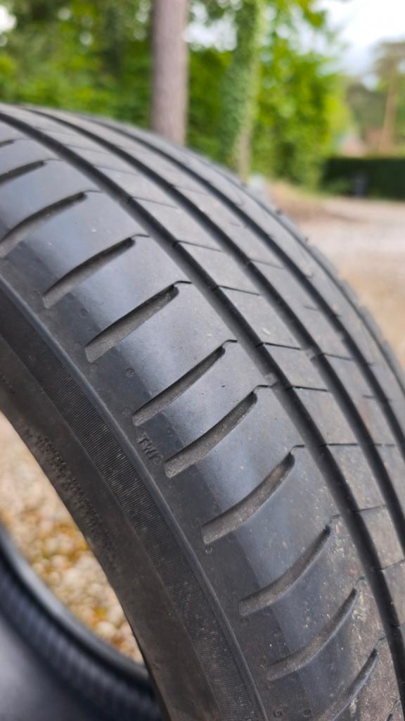 2 Pneu Pirelli 225 / 45 R17 94Y