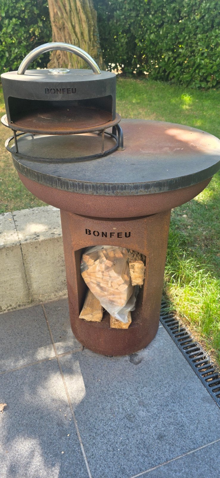 plancha Bonfeu, Tuin en Terras, Houtskoolbarbecues, Ophalen, Zo goed als nieuw, Bonfeu, Met accessoires