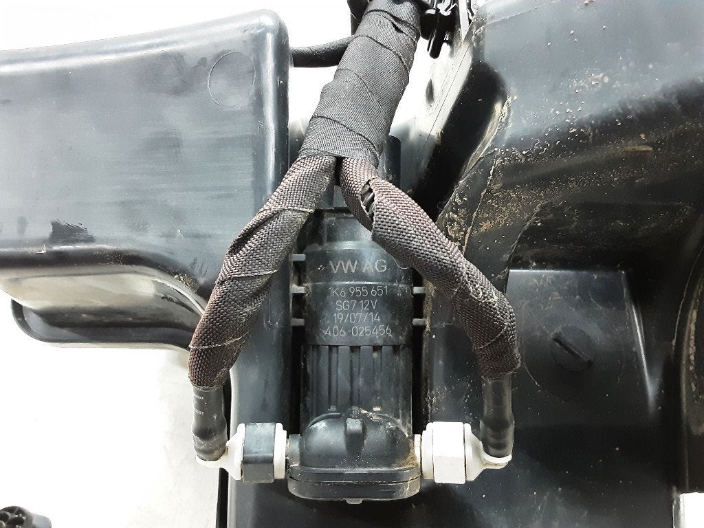 RUITENSPROEIERPOMP VOOR Golf VII Variant (AUVV) (1K6955651), Gebruikt, Volkswagen, Volkswagen AG, Kundenbetreuung@volkswagen.de