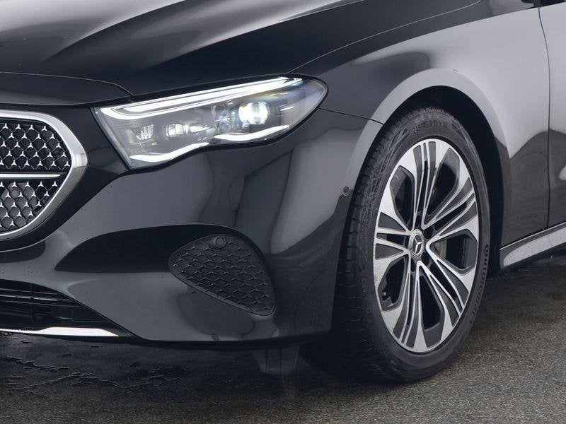 Mercedes-Benz E-klasse 300 e Break Luxury Line | Distronic |, Auto's, Automaat, Gebruikt, Zwart, Zwart
