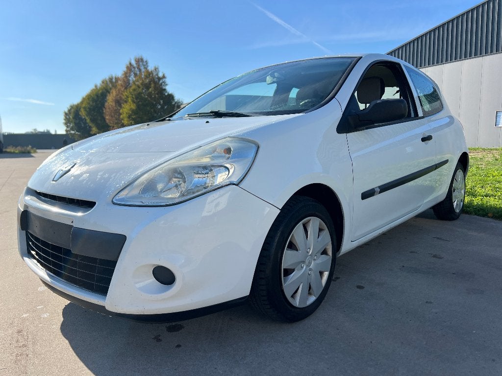 Renault Clio essence prête à immatriculer, Autos, 139 g/km, Entreprise, Boîte manuelle, 1156 kg