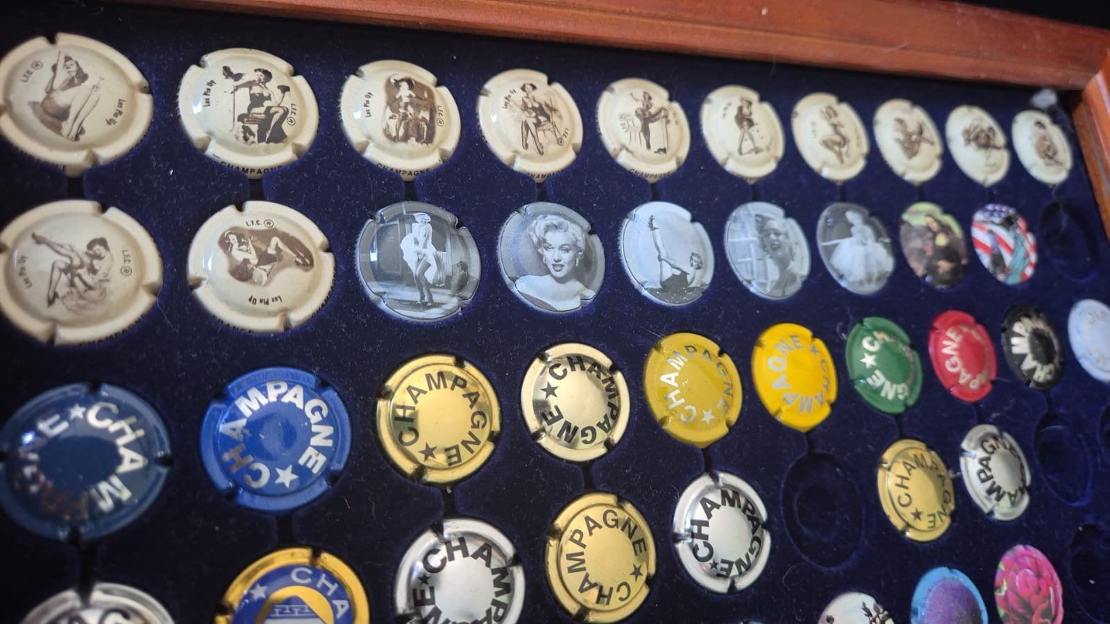 Champagnecapsules 800 stuks met heel wat exclusieve erbij, Ophalen