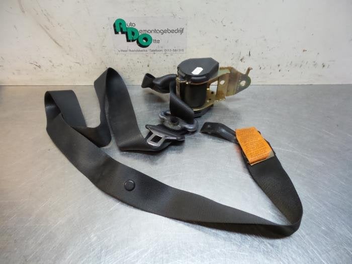 Ceinture de sécurité avant droite d'un BMW 3-Serie (3-Seri, -, Utilisé, -, Enlèvement ou Envoi