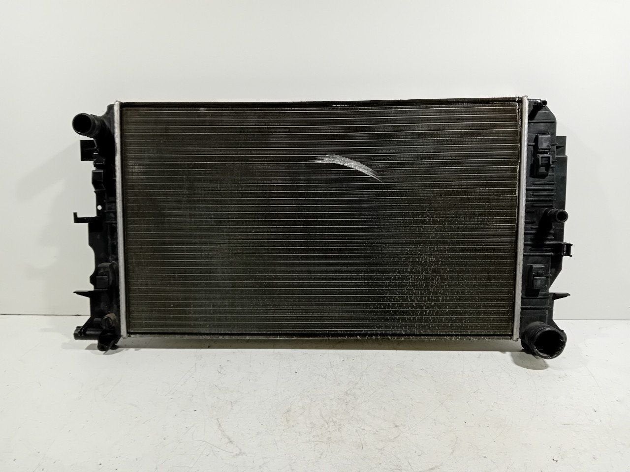 Radiateur Mercedes-Benz Sprinter, Onderdelen@venauto.nl, Van der Ven Autorecycling B.V., Ettenseweg 76, 4706 PB Roosendaal, The Netherlands