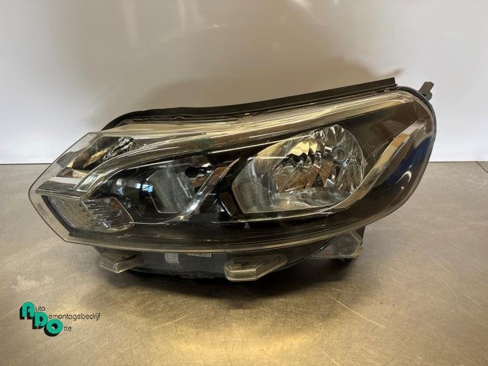 Koplamp links van een Toyota Pro-Ace (Pro-Ace 16-), Gebruikt, -, -, Ophalen of Verzenden