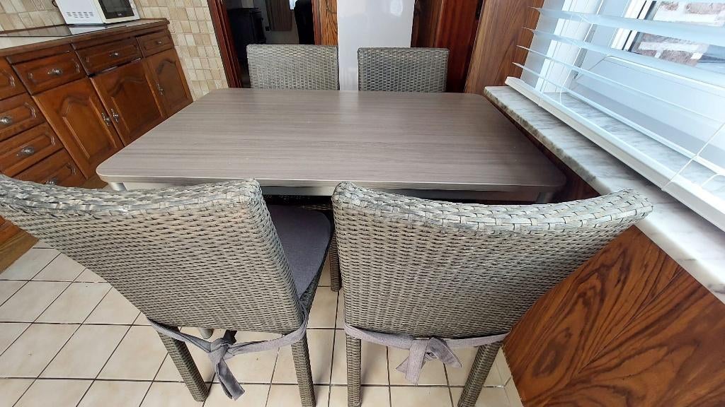 Keukentafel en 4 stoelen als nieuw, Quatre personnes, Comme neuf, Enlèvement, 50 à 100 cm