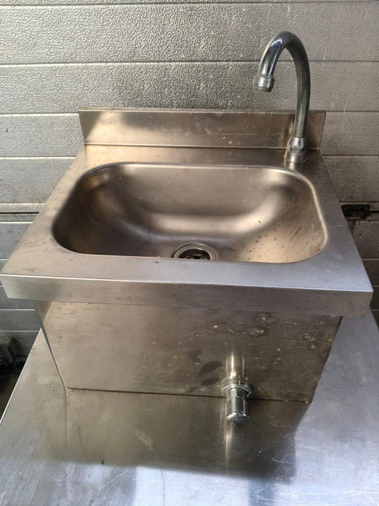 Lave-mains en inox avec commande pour les genoux, Bricolage & Construction, Sanitaire, Enlèvement, Utilisé, Inox, Robinet