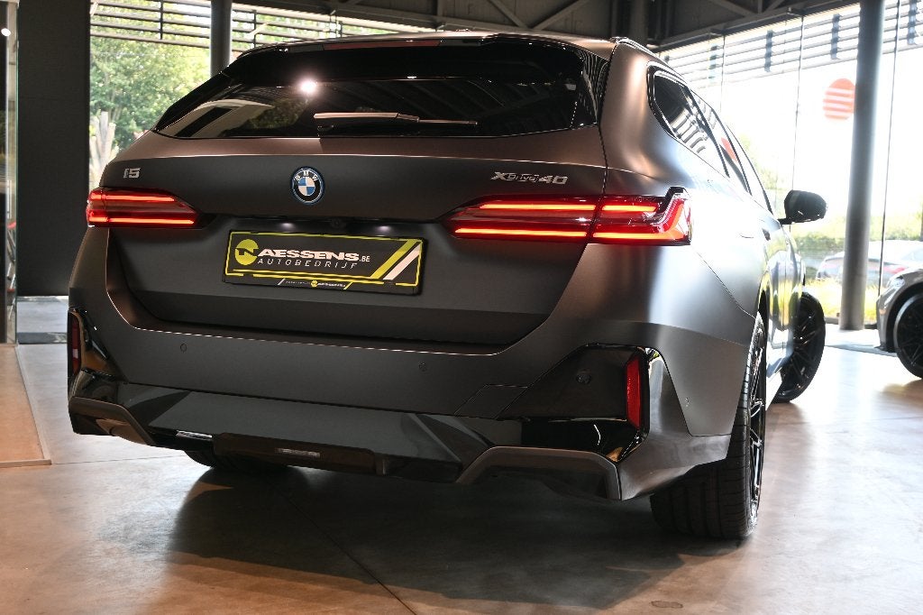 BMW i5 Touring xDrive40 M Sport *360CAM/H&K/DAB/CARPLAY/CC*, Automaat, Zwart, https://public.car-pass.be/vhr/5a973e69-65e5-4104-9aac-37ecbd72a8e1