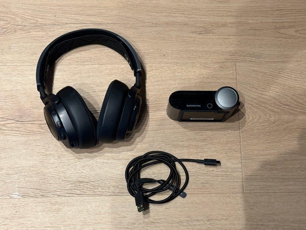 Steelseries Arctis Nova Pro Wireless (xbox/pc/ps5), Ophalen of Verzenden, Zo goed als nieuw