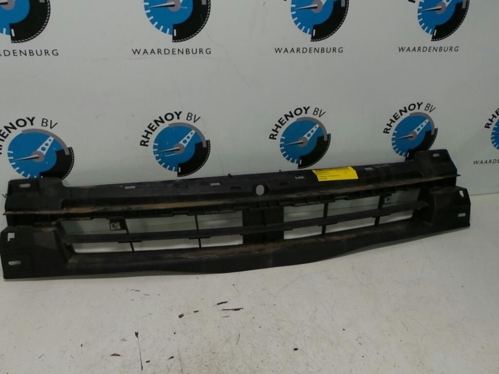RENAULT TRAFIC GRILLE 2012, Auto-onderdelen, Ophalen of Verzenden, Gebruikt, ARN erkend