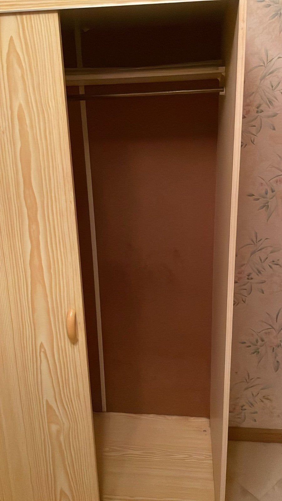 kleerkast in goede staat, Enlèvement