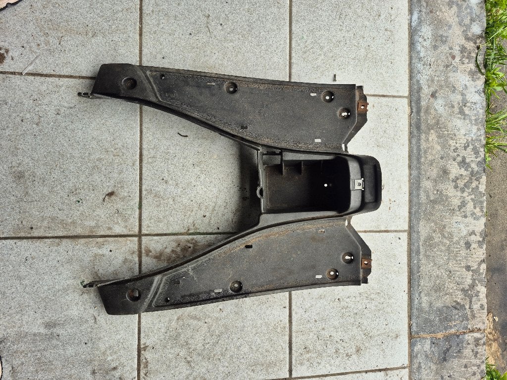 Voetplank Aprilia SR50, Ophalen, Zo goed als nieuw, Kap, Aprilia