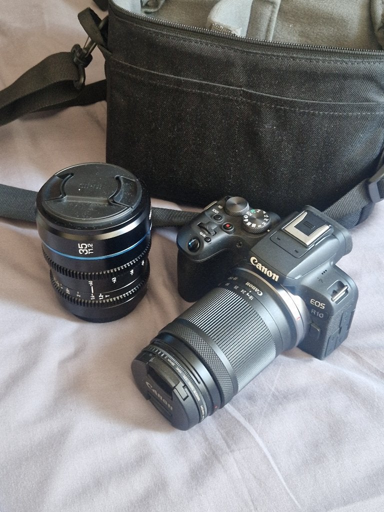 Canon EOS R10 + 18-150mm f4-6.3 + 35mm f1.2, TV, Hi-fi & Vidéo, Appareils photo numériques, Enlèvement ou Envoi, Canon, Utilisé