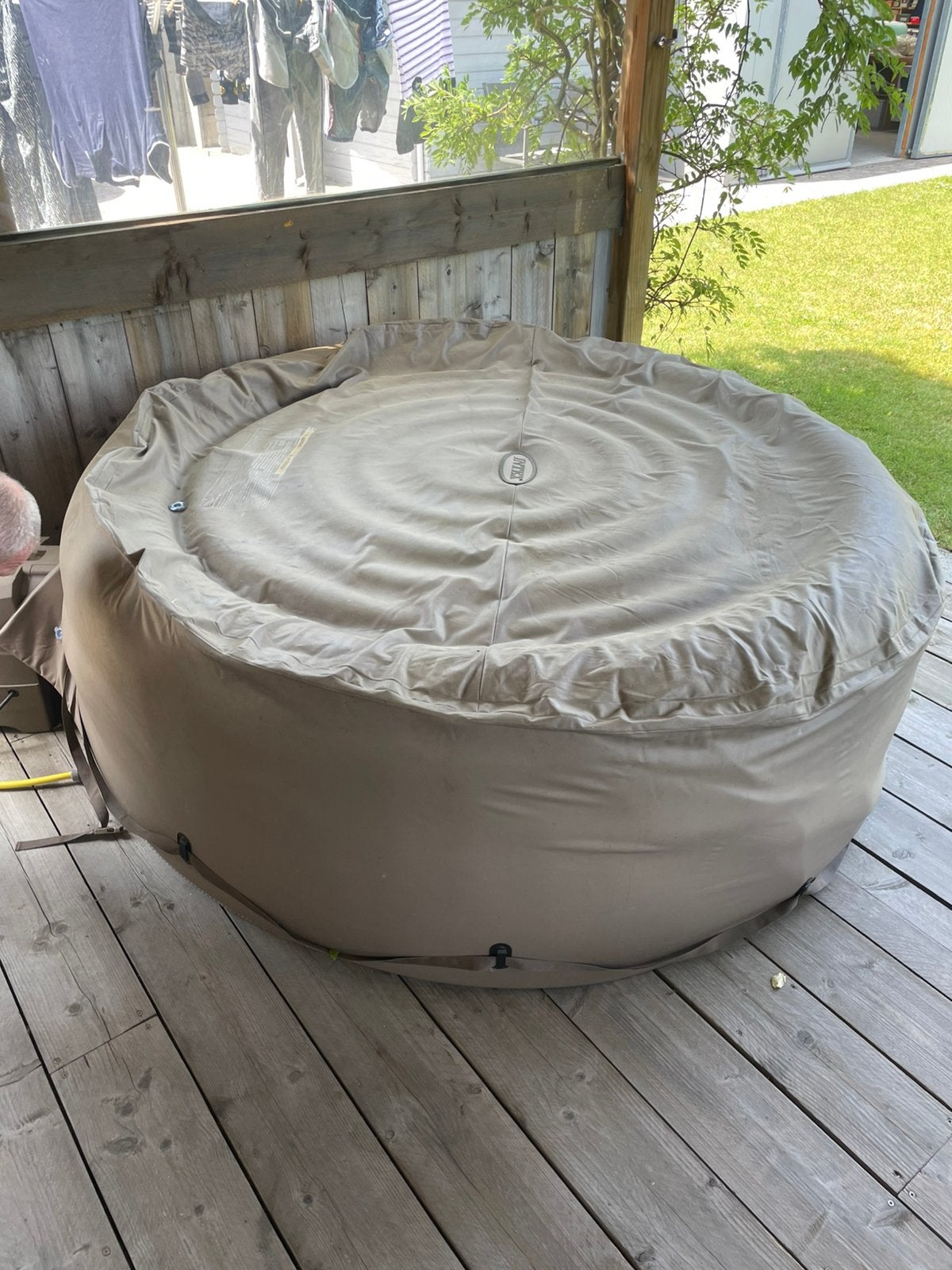 Complete intex jacuzzi (4 pers) + accessoires en producten, Jardin & Terrasse, Bains à remous et Spas, Enlèvement, Utilisé, Tapis de sol