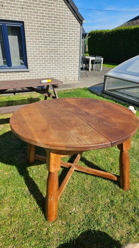 Table ronde en chêne massif, Enlèvement