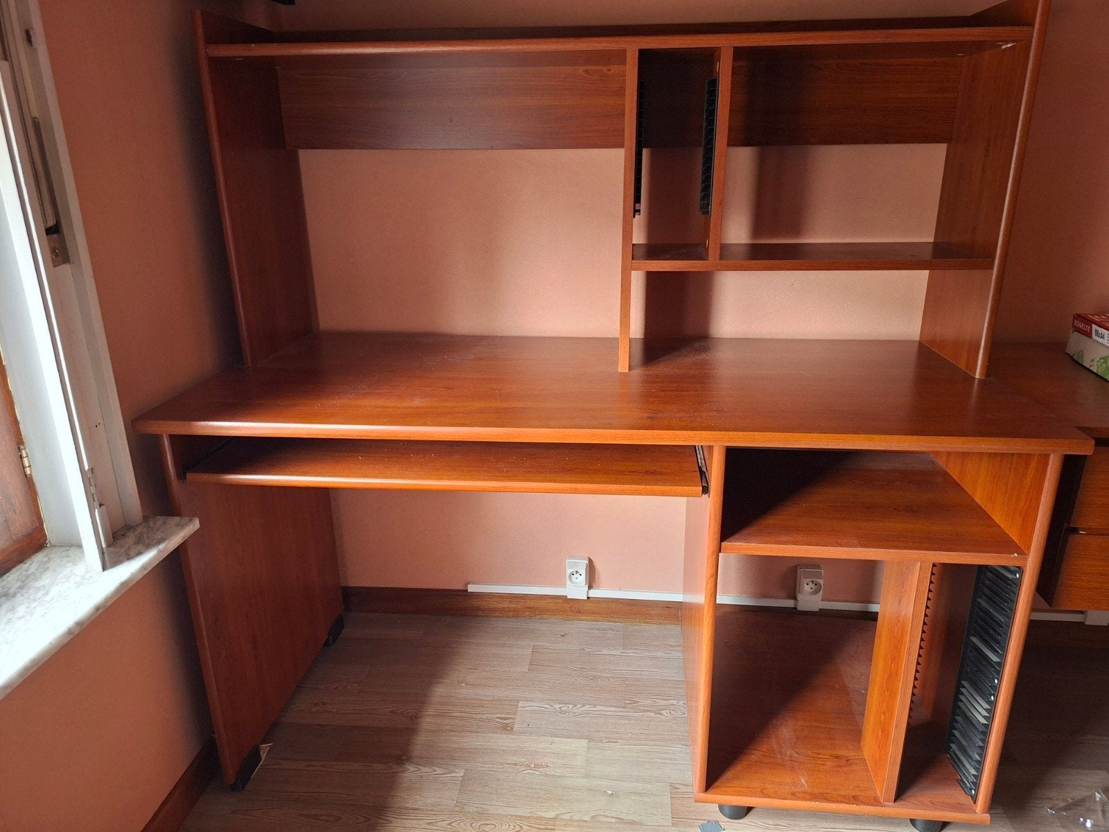 Gratis af te halen bureau, Ophalen