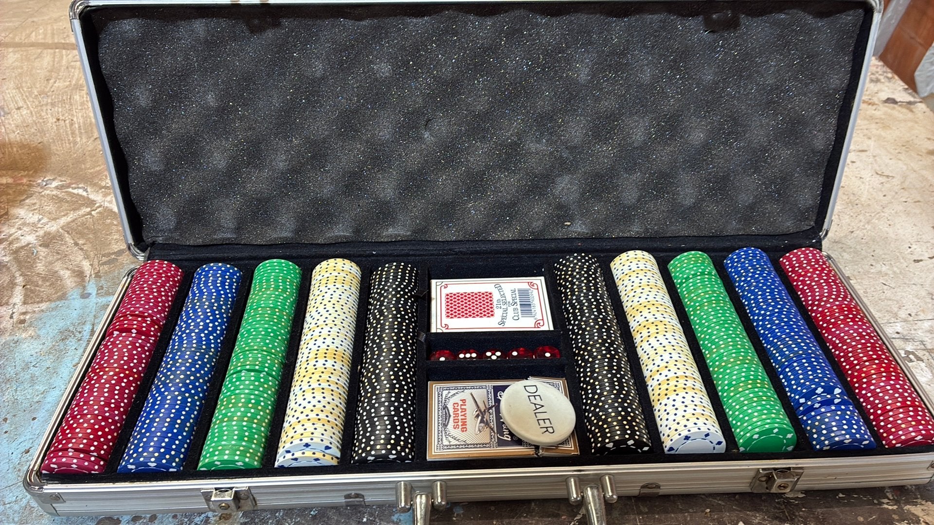 Koffer met poker benodigdheden, Hobby en Vrije tijd, Gezelschapsspellen | Kaartspellen, Ophalen, Zo goed als nieuw