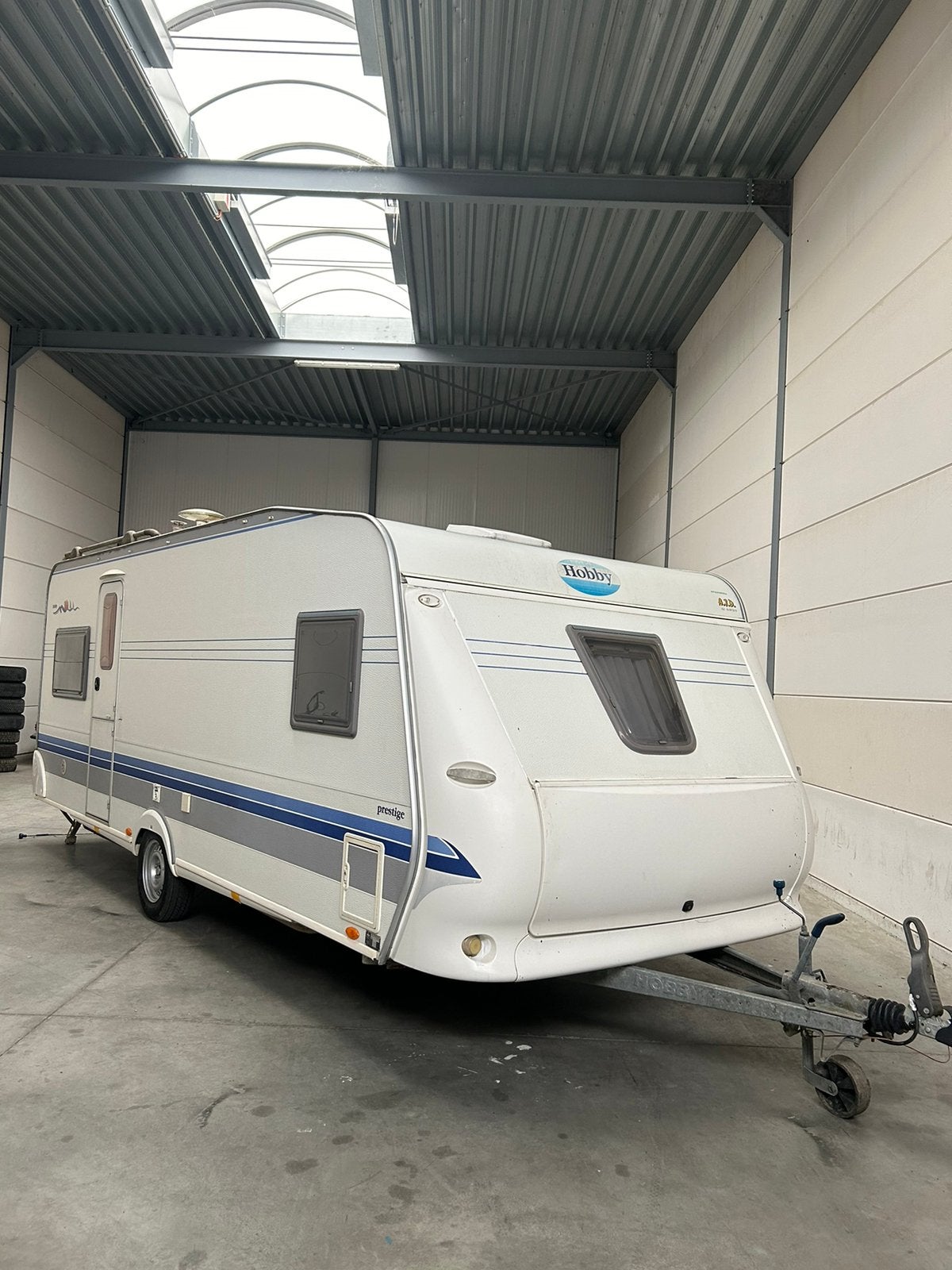 Caravane Hobby, Jusqu'à 5, Coin salon convertible, Hobby, Particulier