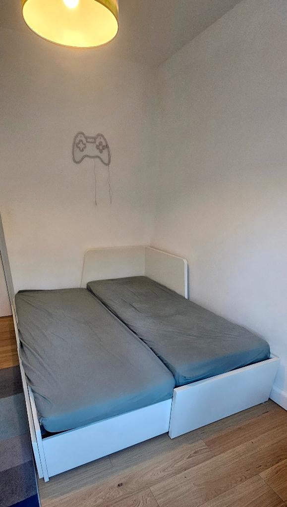 Bed flekke met 2 matrassen moet snel weg, Enlèvement, Comme neuf