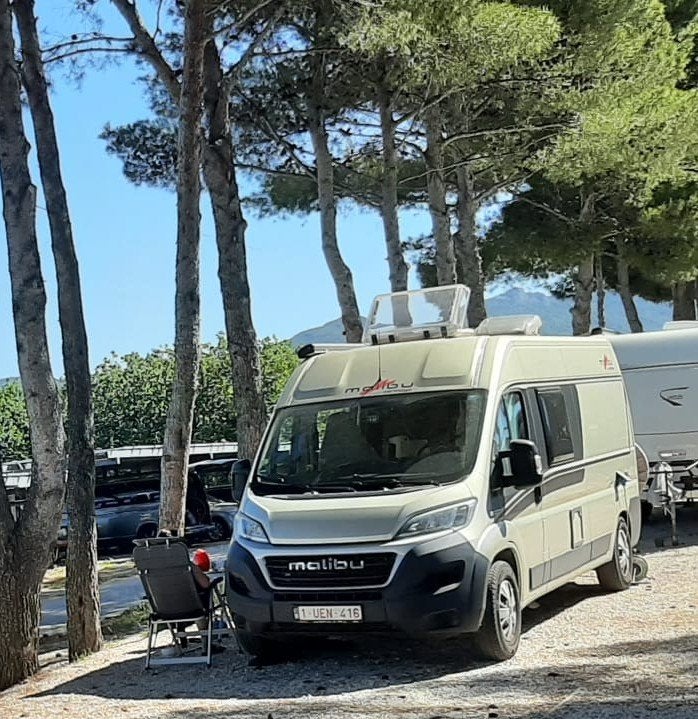 Camper Carthago Malibu Van 600LE, Siège de train, Fiat, 5 à 6 mètres, Réfrigérateur