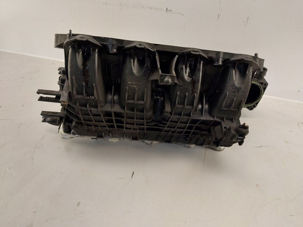 COLLECTEUR D'ADMISSION Skoda Superb Combi (3V5), Utilisé, Info@skoda-auto.de, Skoda, Max-Planck-Straße  3-5
64331  Weiterstadt, DE
