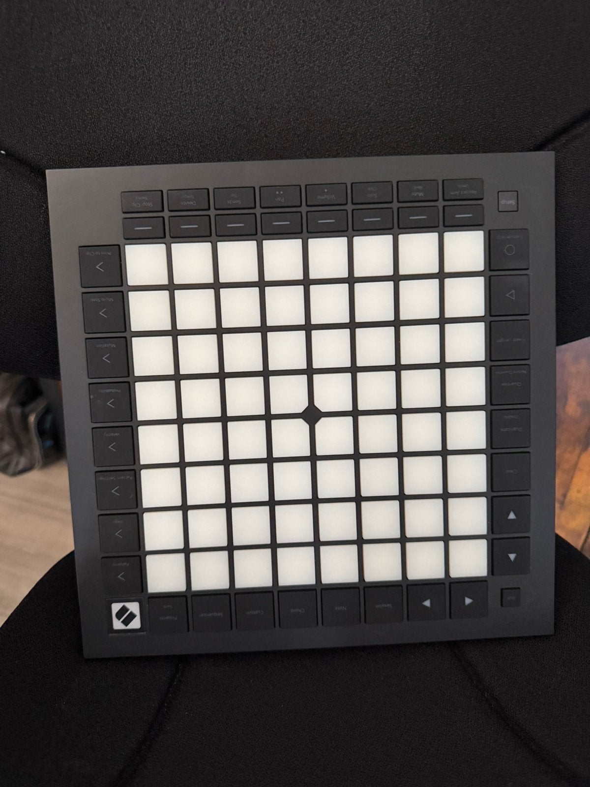 Launchpad pro mk3, Musique & Instruments, Équipement Midi, Enlèvement ou Envoi, Comme neuf