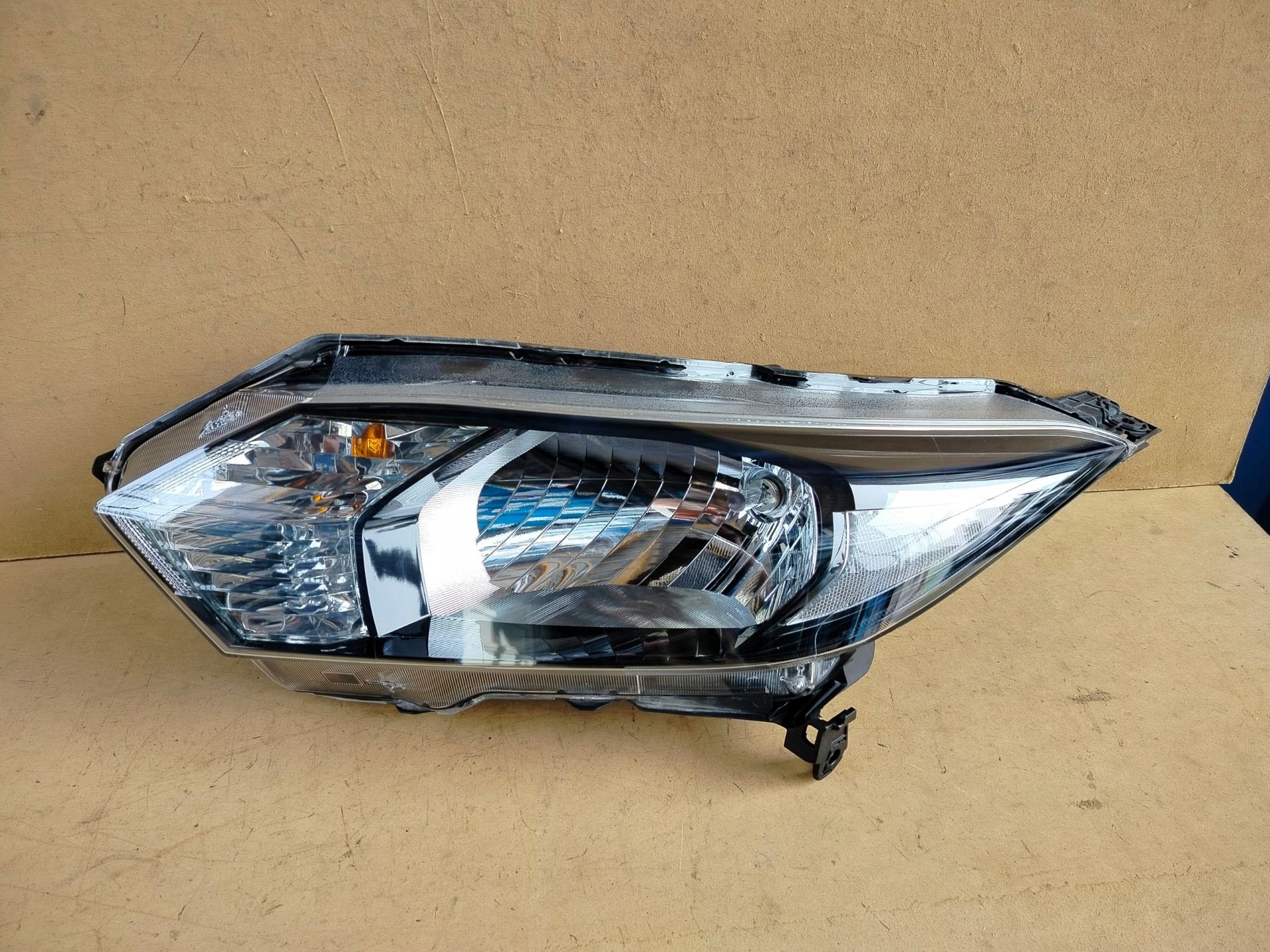 Phare gauche Honda HR-V HRV II, Info@honda.co.jp, Utilisé, Minami-Aoyama 2-chome 1-1
107-8556  Tokyo, Honda Motor Co., Ltd.