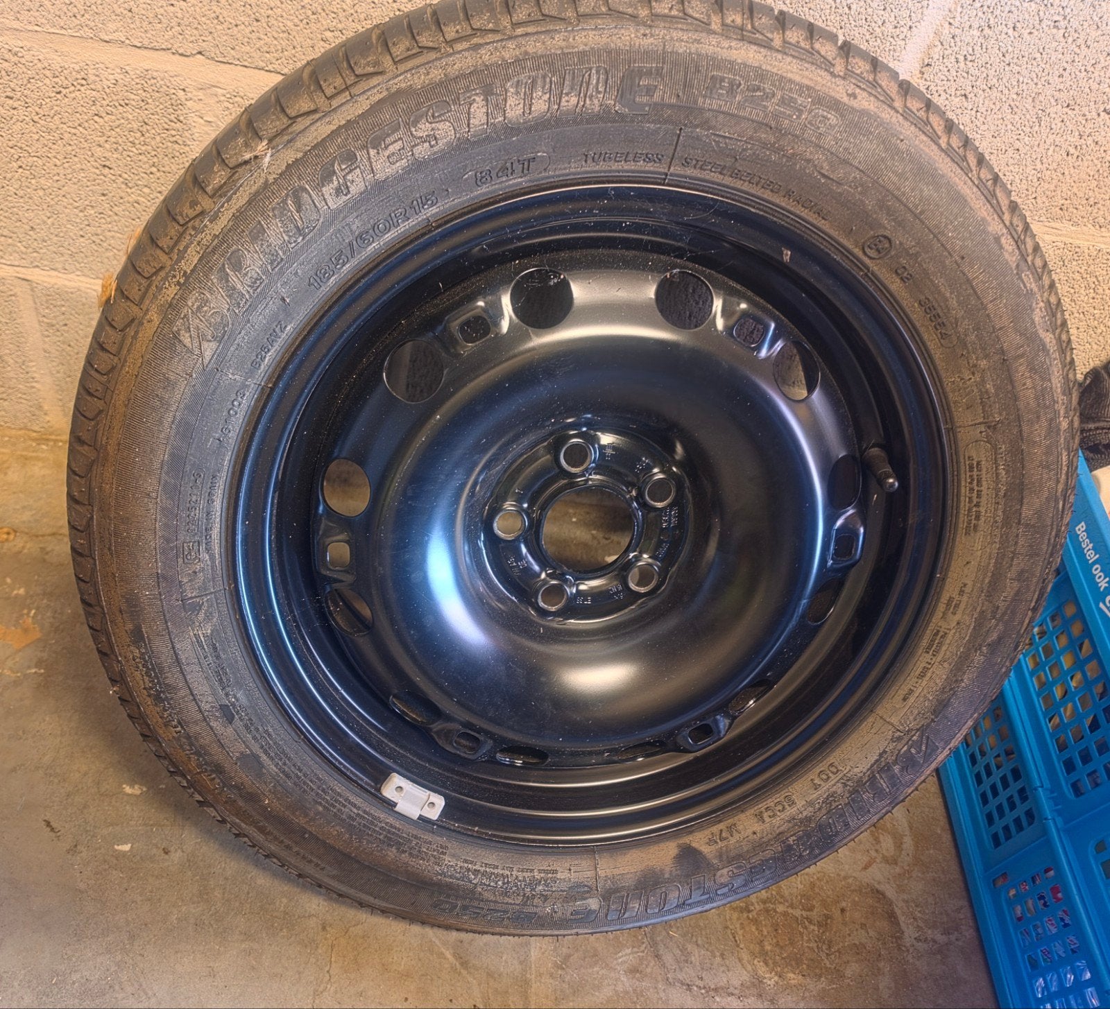 Reservewiel 185/60 R15 – stalen velg, Ophalen