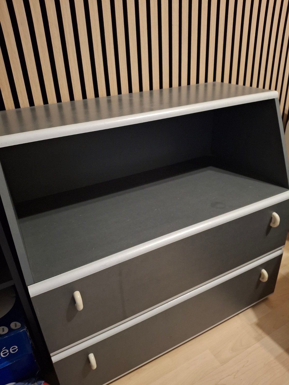 gratis kinderbureau, boekenrek, commode, nachtkastje, grijs, Huis en Inrichting, Ophalen, Zo goed als nieuw, Overige houtsoorten