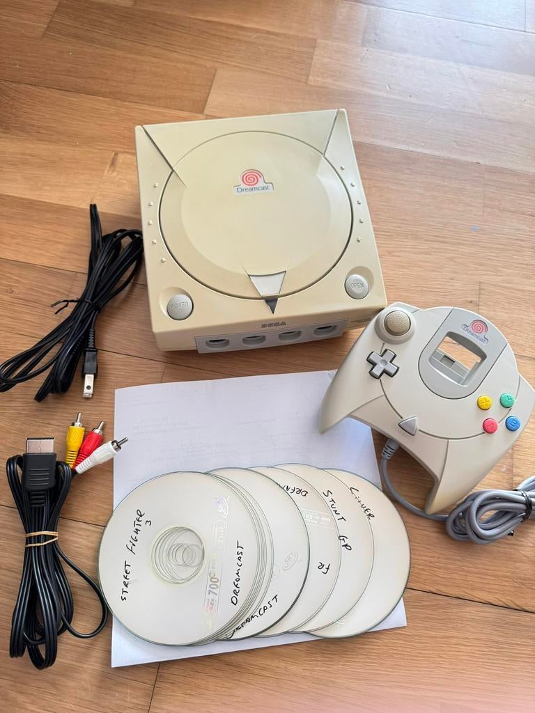Dreamcast JAP 230v + 13 jeux cdr + manette, Consoles de jeu & Jeux vidéo, Consoles de jeu | Sega, Comme neuf, Enlèvement ou Envoi