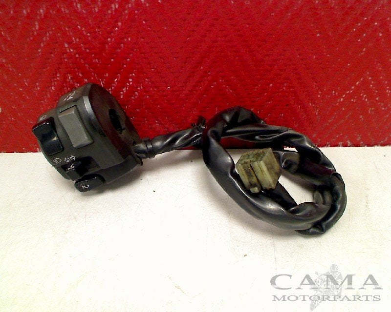 COMMUTATEUR GAUCHE Yamaha, Motos, Pièces | Yamaha, Yamaha Motor Europe N.V., Utilisé, Customersupport@yamaha-motor.co.uk, Koolhovenlaan 101
1119 NC  Schiphol-Rijk, NL