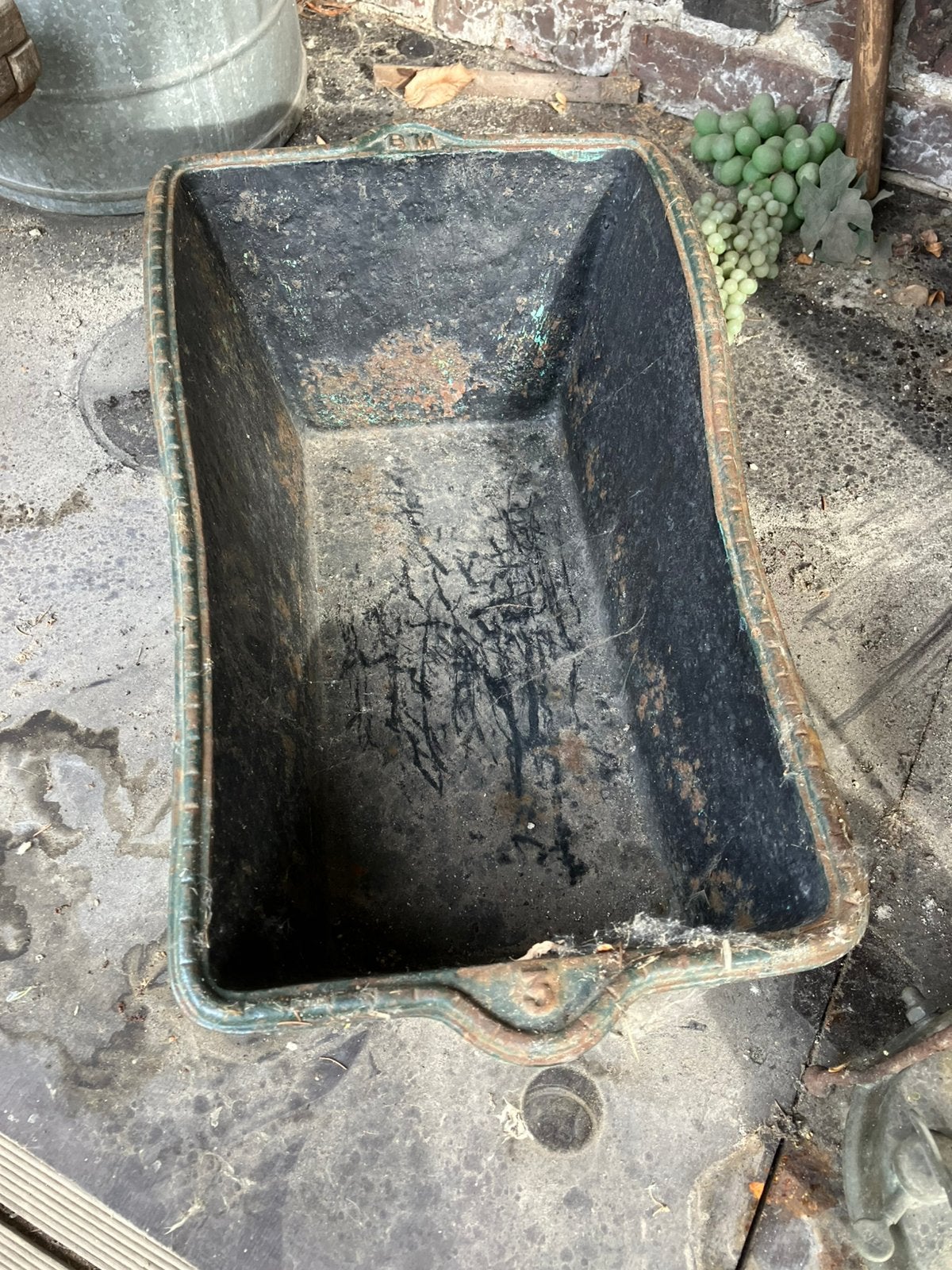 Kolenbak in gietijzer, Ophalen, Gebruikt, Hout, Tuin