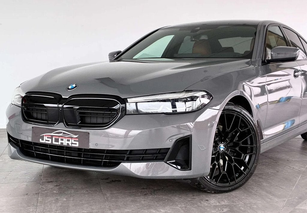 BMW 5 Serie 518 M-PACK STYLE-1ERPRO-COCKPIT-CUIR-CAM-CARPLAY, Cuir, Argent ou Gris, Entreprise, Automatique