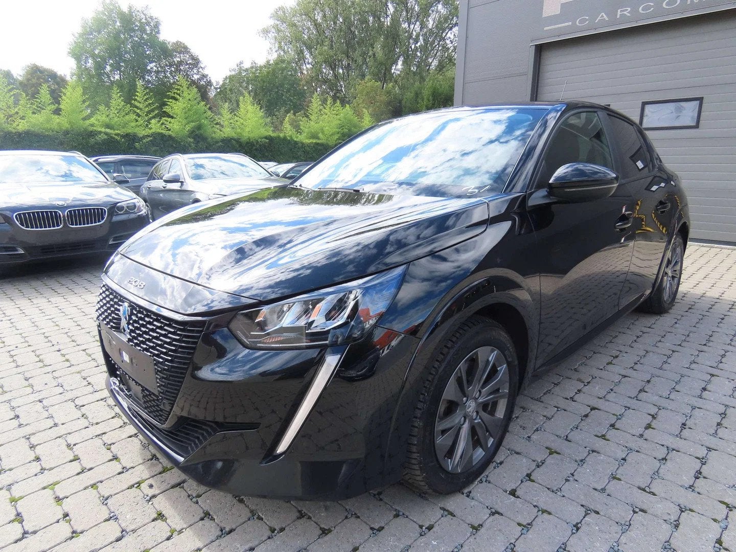Peugeot 208 e-208 50 kWh Active Pack (automatique), 100 kW, Achat, Entreprise, 136 ch