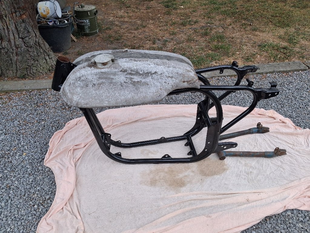 Projet TRITON, Motos, Occasion, 2 cylindres, Particulier, 650 cm³