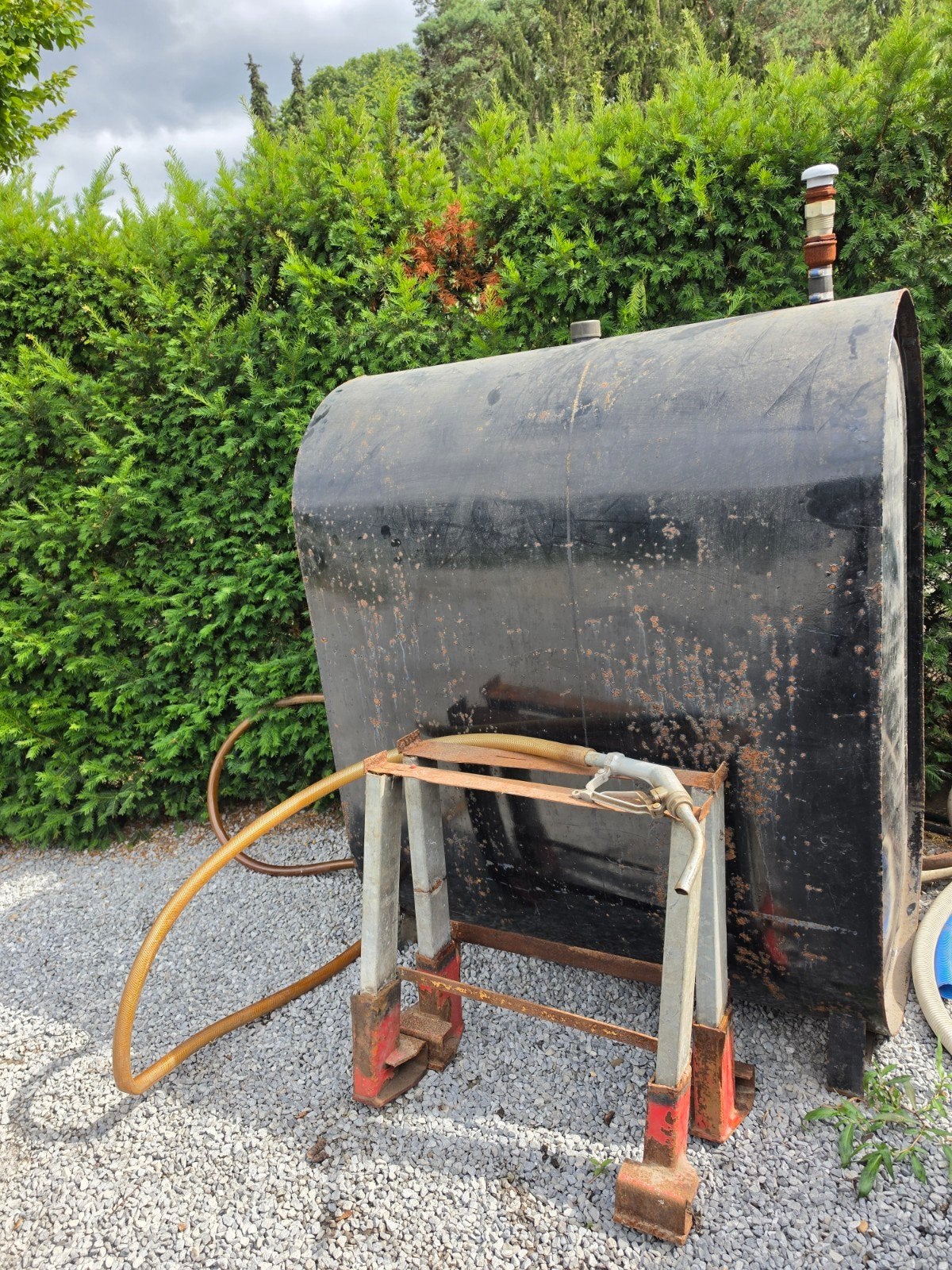 Te koop: Bovengrondse mazouttank van +- 1200l in goede staat, Ophalen