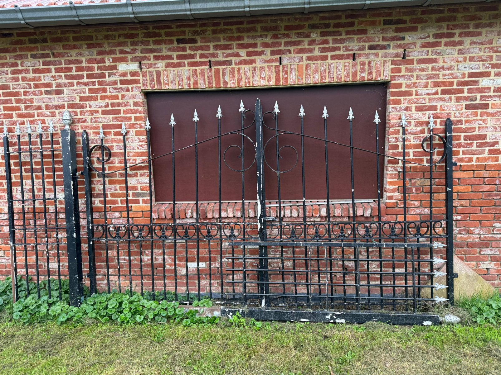 Metalen poort, Ophalen, Gebruikt
