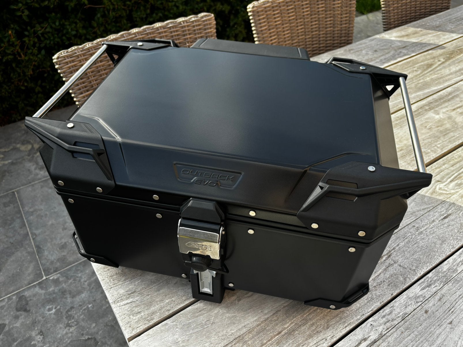 Givi outback evo smart 58l topkoffer compleet met toebehoren, Motoren, Ophalen, Zo goed als nieuw