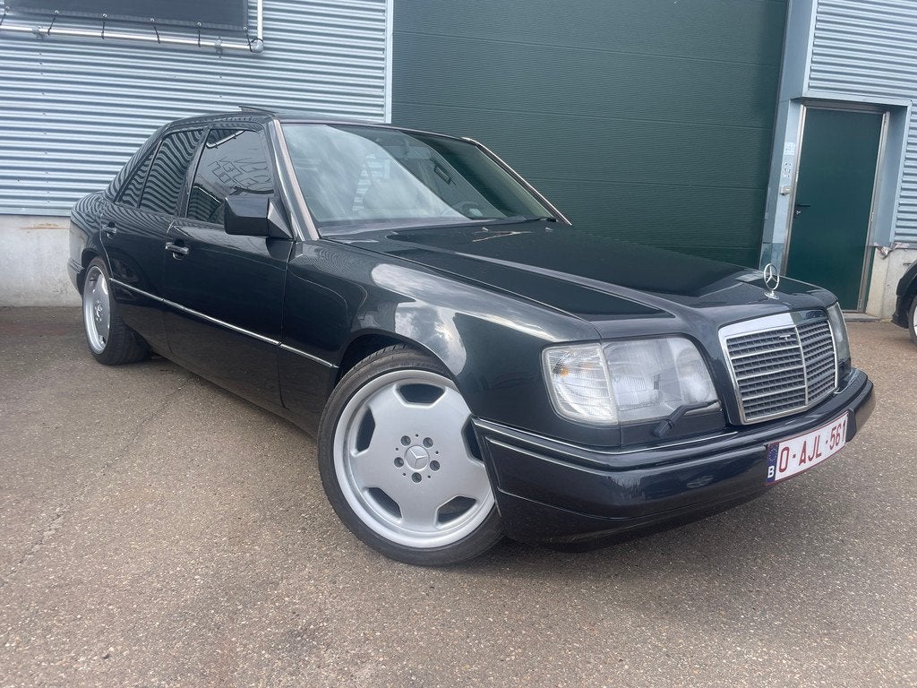 Mercedes-Benz E 280 W124/Old Timer/Dikke Auto/Airco/Top Staa, Auto's, Automaat, Achterwielaandrijving, Beige, USB