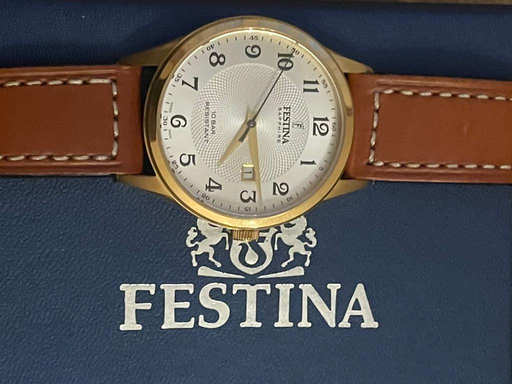 Prachtige nieuwe Festina Saffier glas compleet in de doos, Leer, Staal, Polshorloge, Nieuw