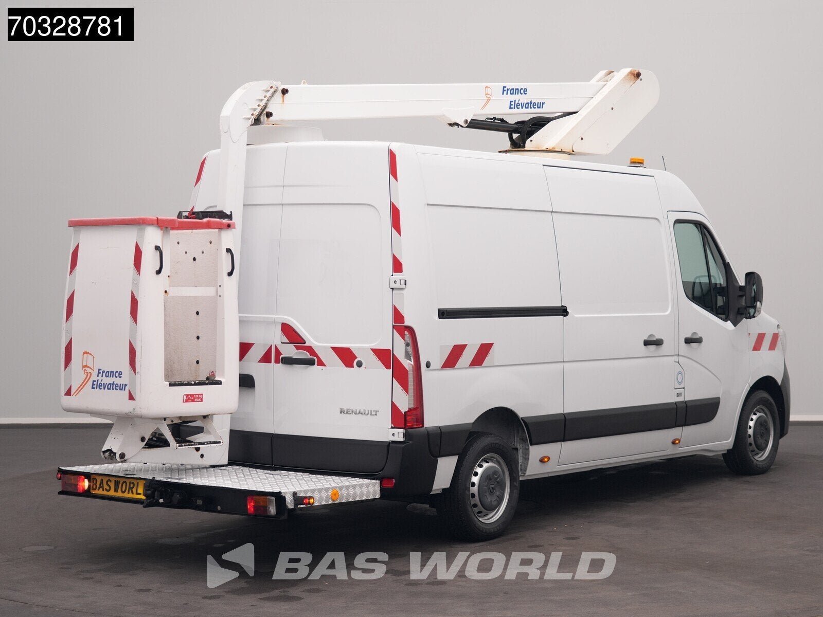 Renault Master 145PK Hoogwerker 12m Werkhoogte L2H2 Trekhaak, Auto's, Stof, 4 cilinders, Renault, 2500 kg